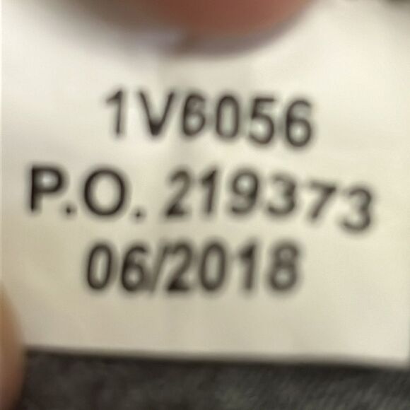 Vineyard Vines Men’s Grey Long Sleeves Crewneck Pullover Whale Tee- Small - Picture 10 of 12